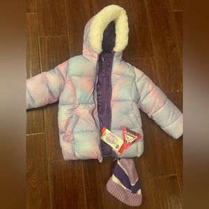 Snozu new with tags girls cost with matching hat. Size 6